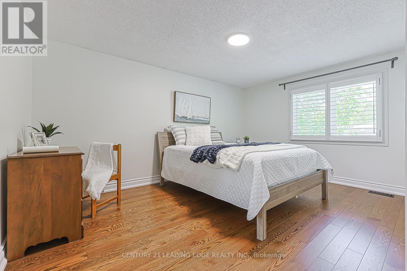 43 BISHOP CRESCENT - 15