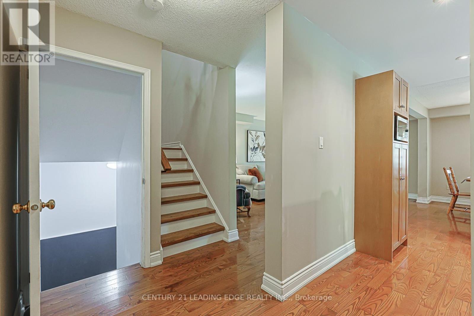43 BISHOP CRESCENT - 17