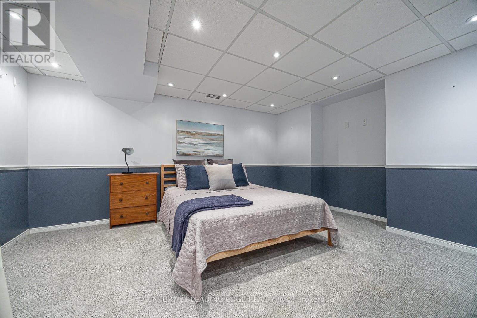 43 BISHOP CRESCENT - 20