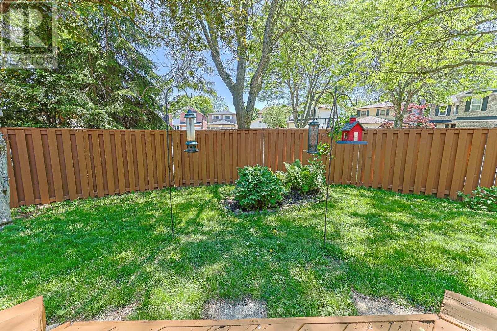 43 BISHOP CRESCENT - 27