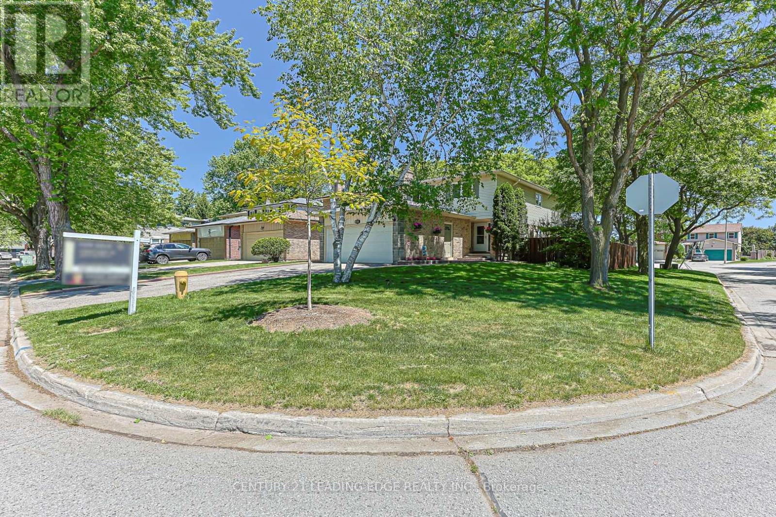 43 BISHOP CRESCENT - 28