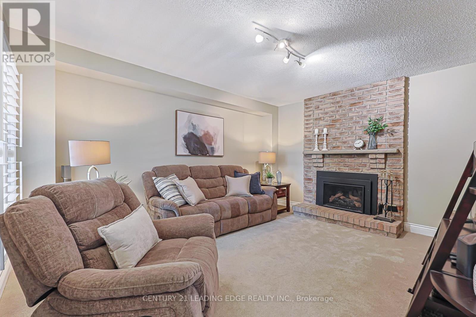 43 BISHOP CRESCENT - 4