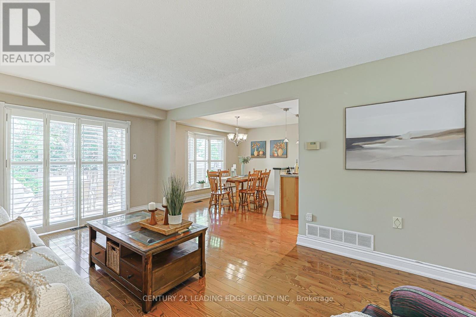 43 BISHOP CRESCENT - 6