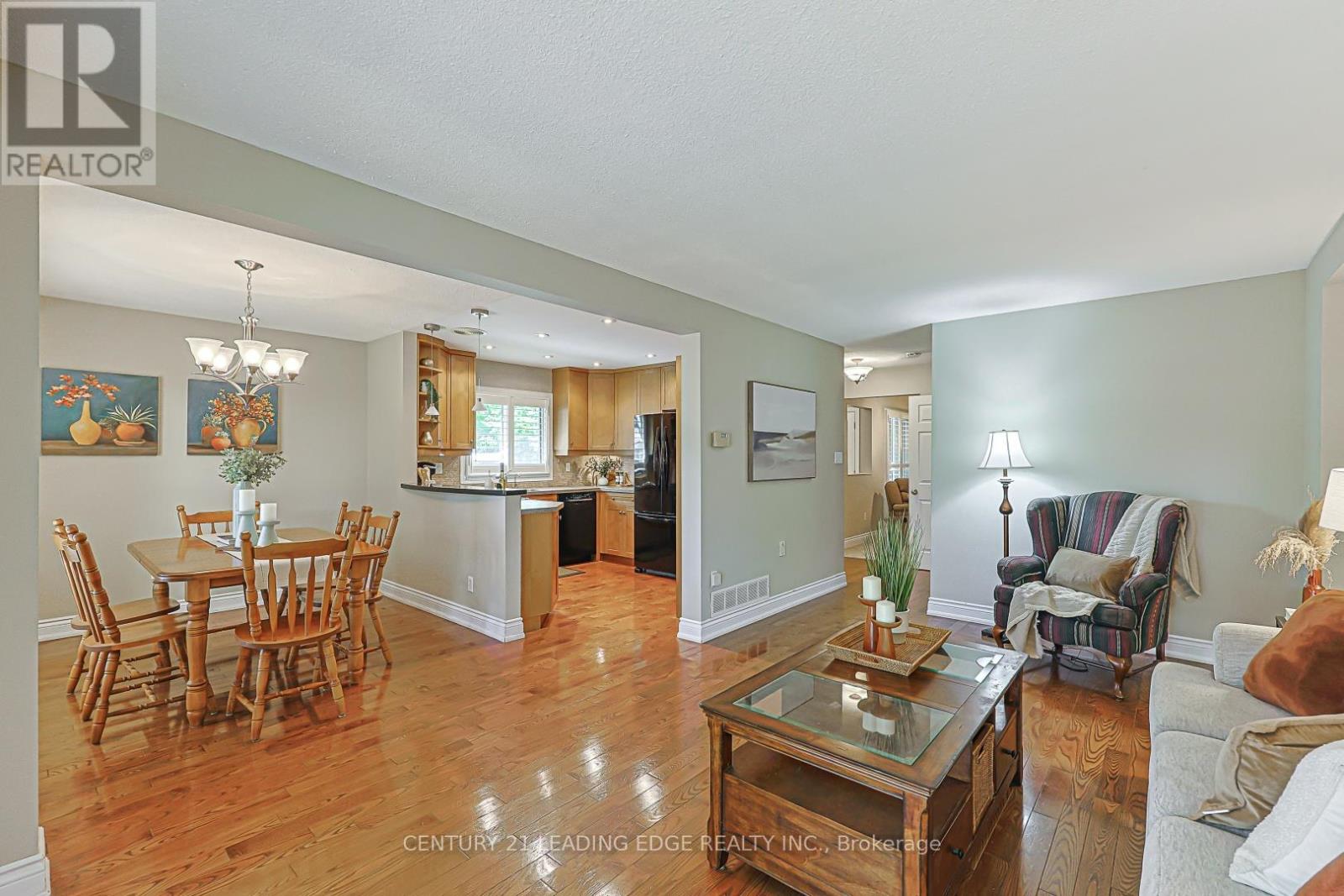 43 BISHOP CRESCENT - 8