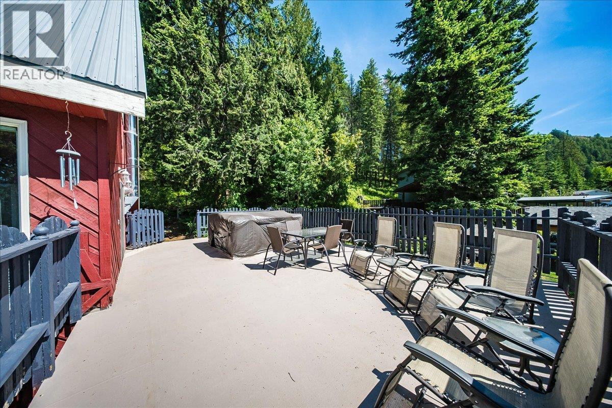 2390 McLeod Avenue - 23