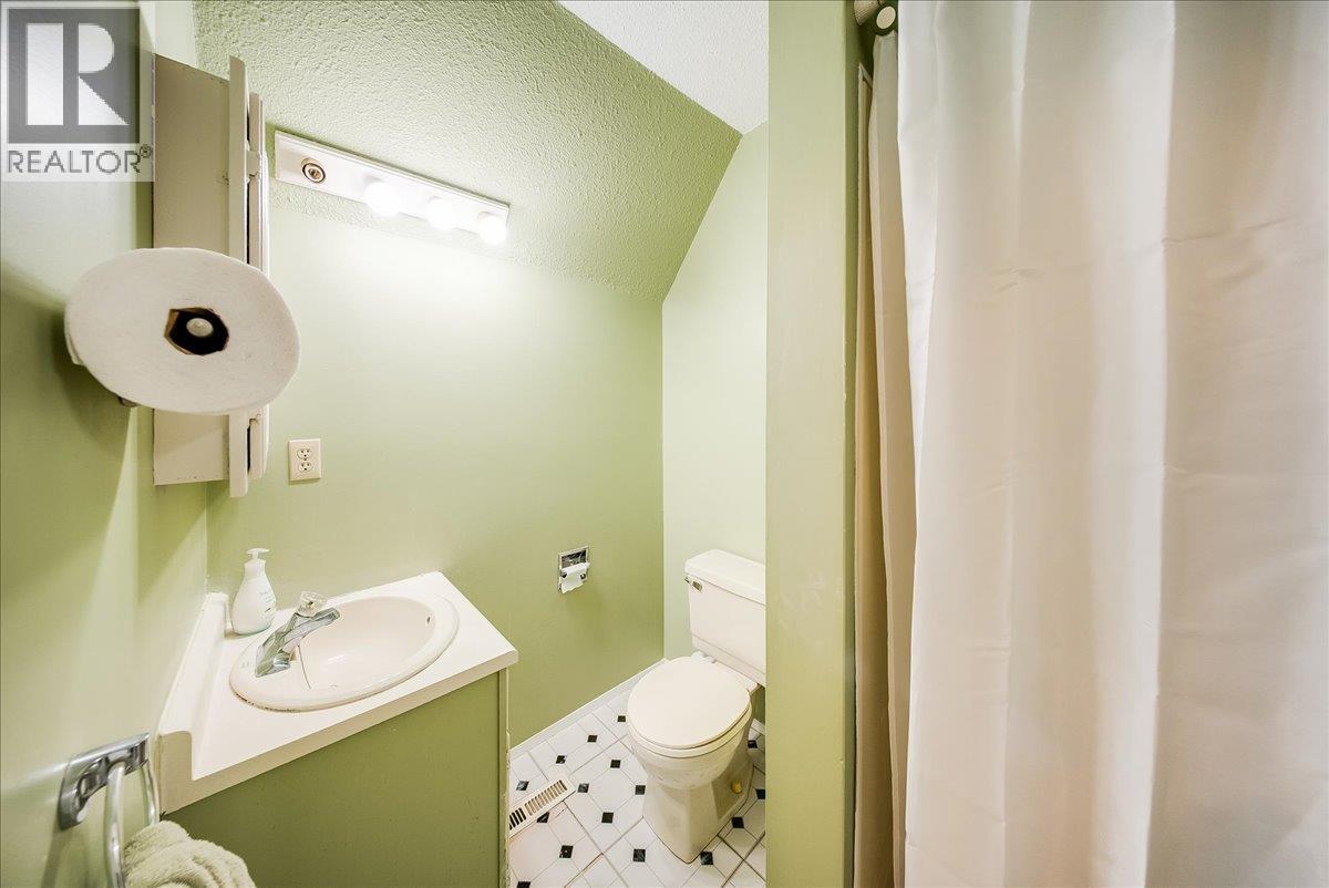 2390 McLeod Avenue - 31