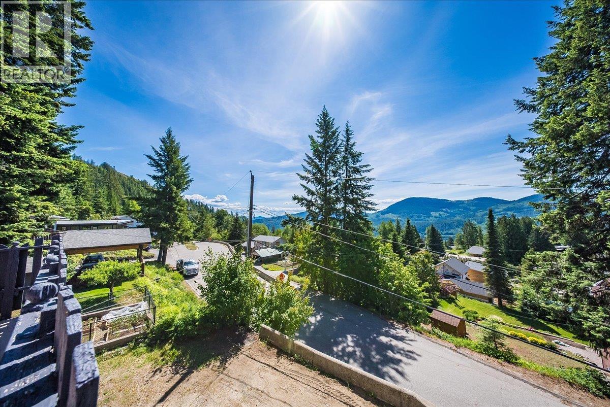 2390 McLeod Avenue - 24