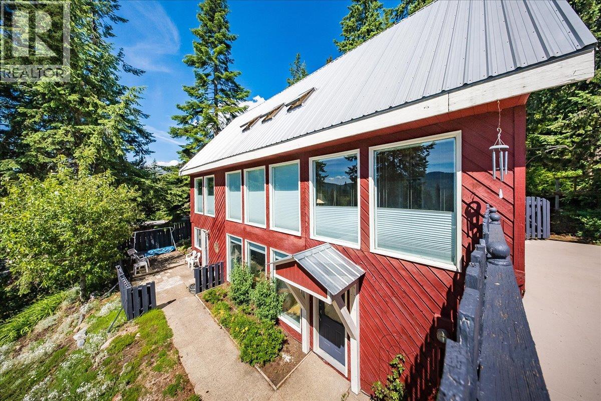 2390 McLeod Avenue - 53