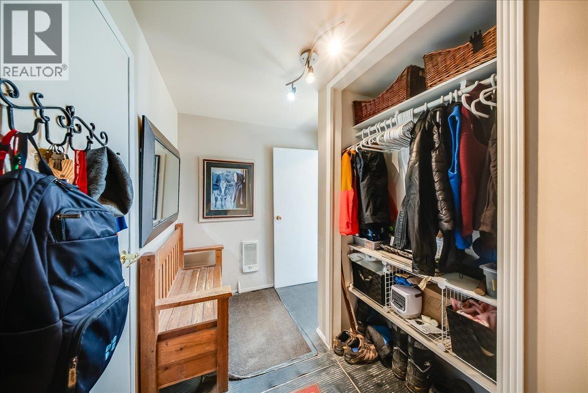 2390 McLeod Avenue - 48