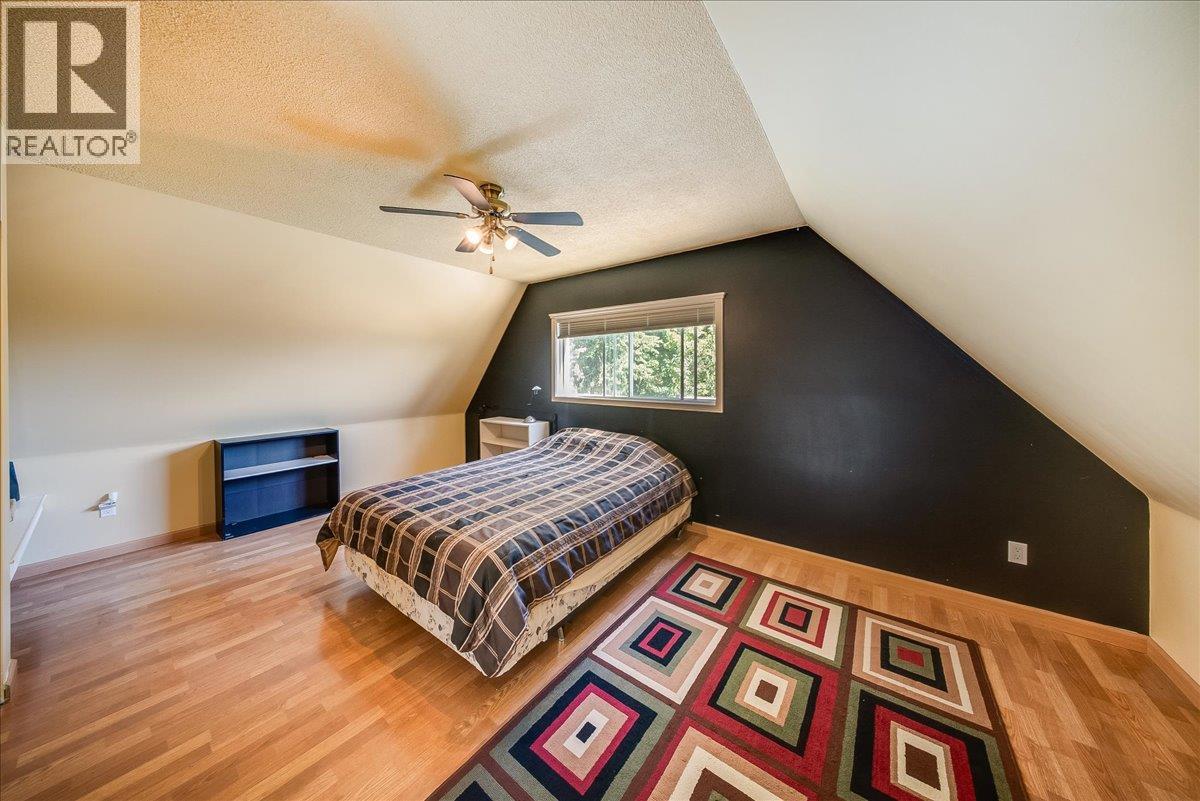 2390 McLeod Avenue - 40