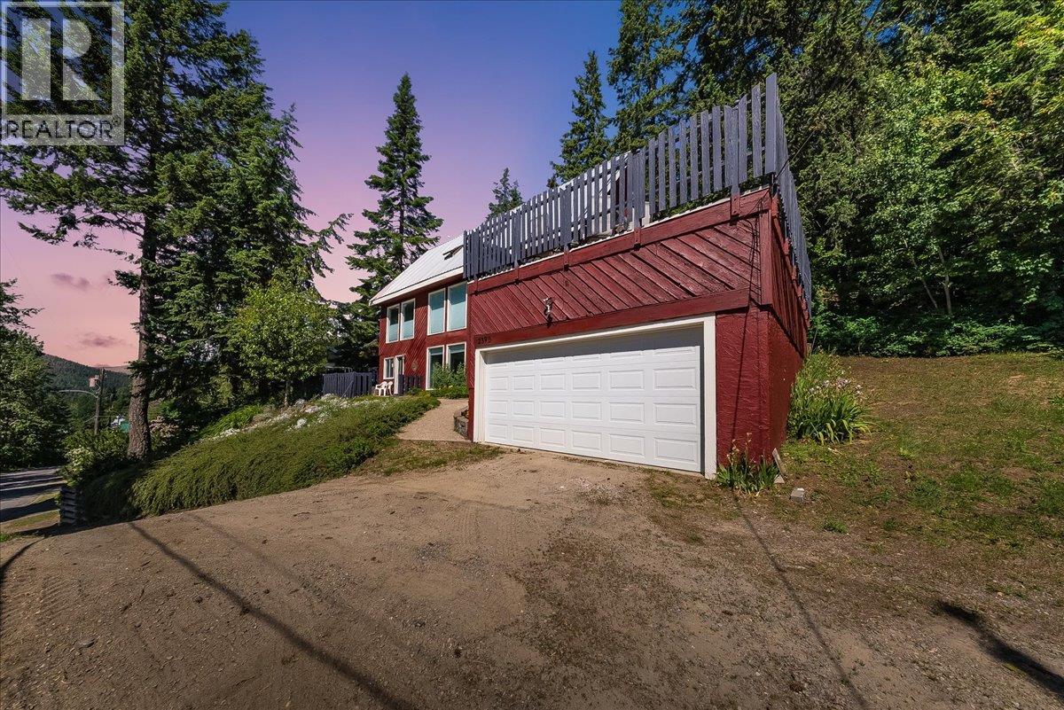 2390 McLeod Avenue - 68