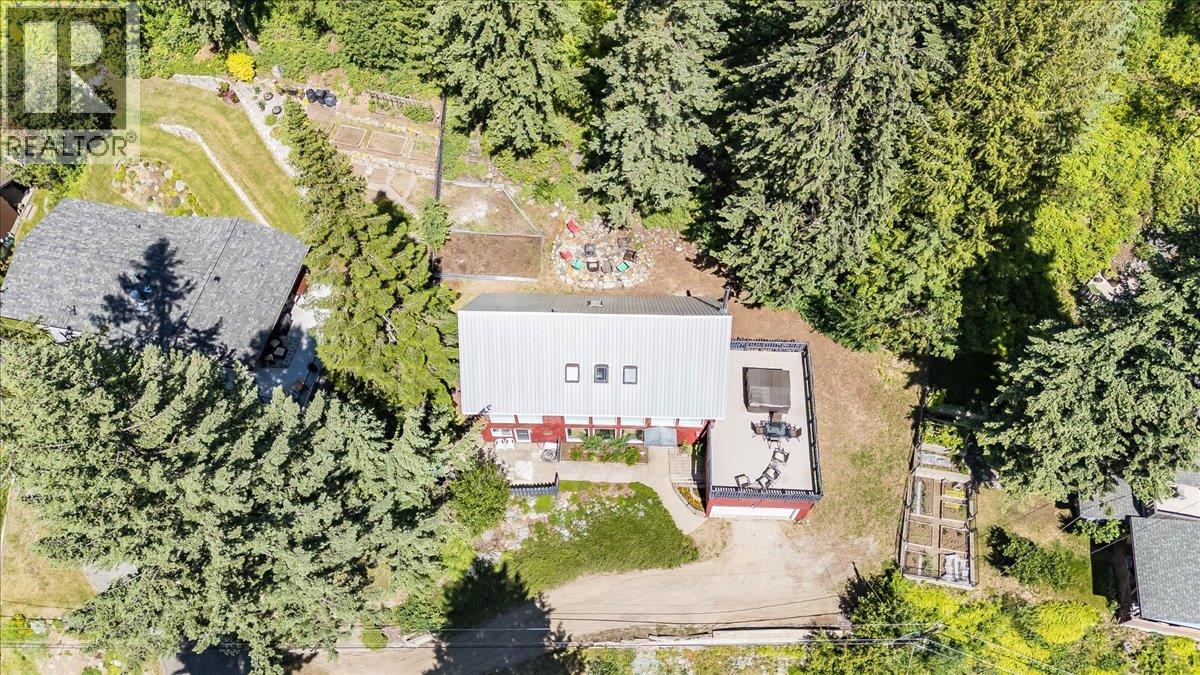 2390 McLeod Avenue - 65