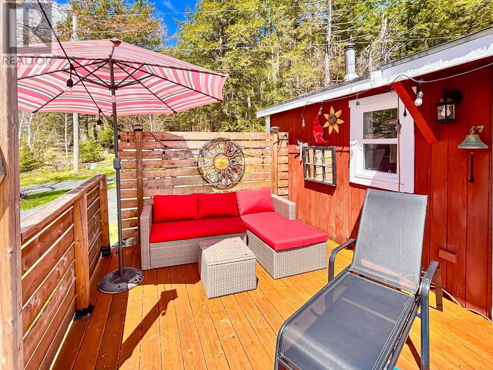31 FLOSSIE Lane - 24