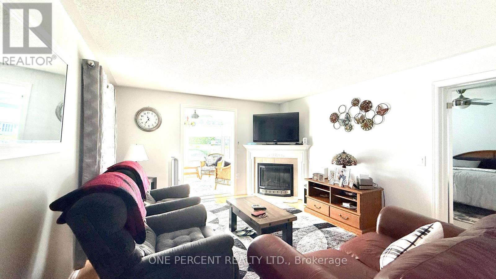 25 KENTUCKY AVENUE - 10