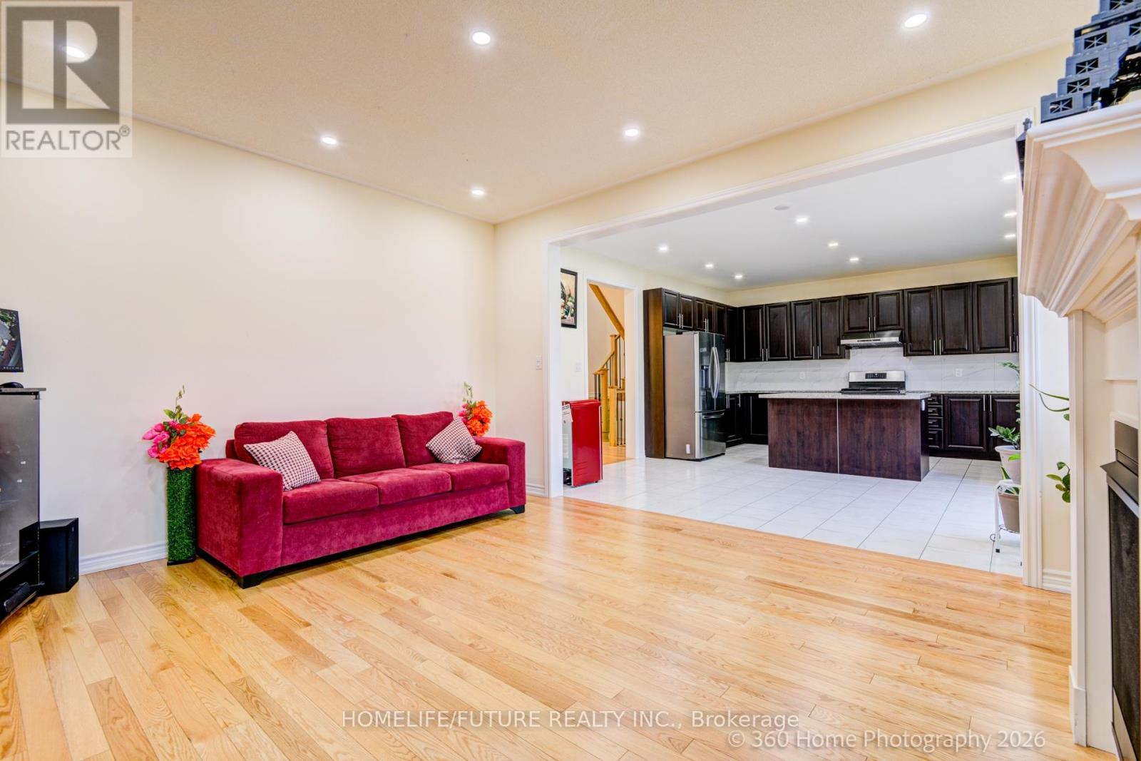 42 SAMUEL CRESCENT - 13