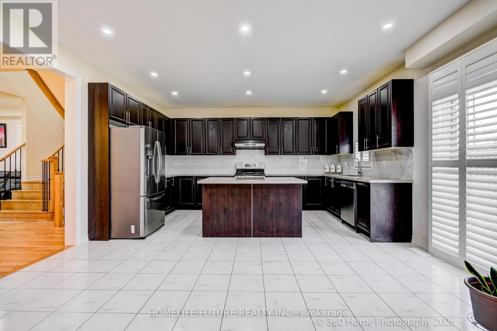 42 SAMUEL CRESCENT - 14