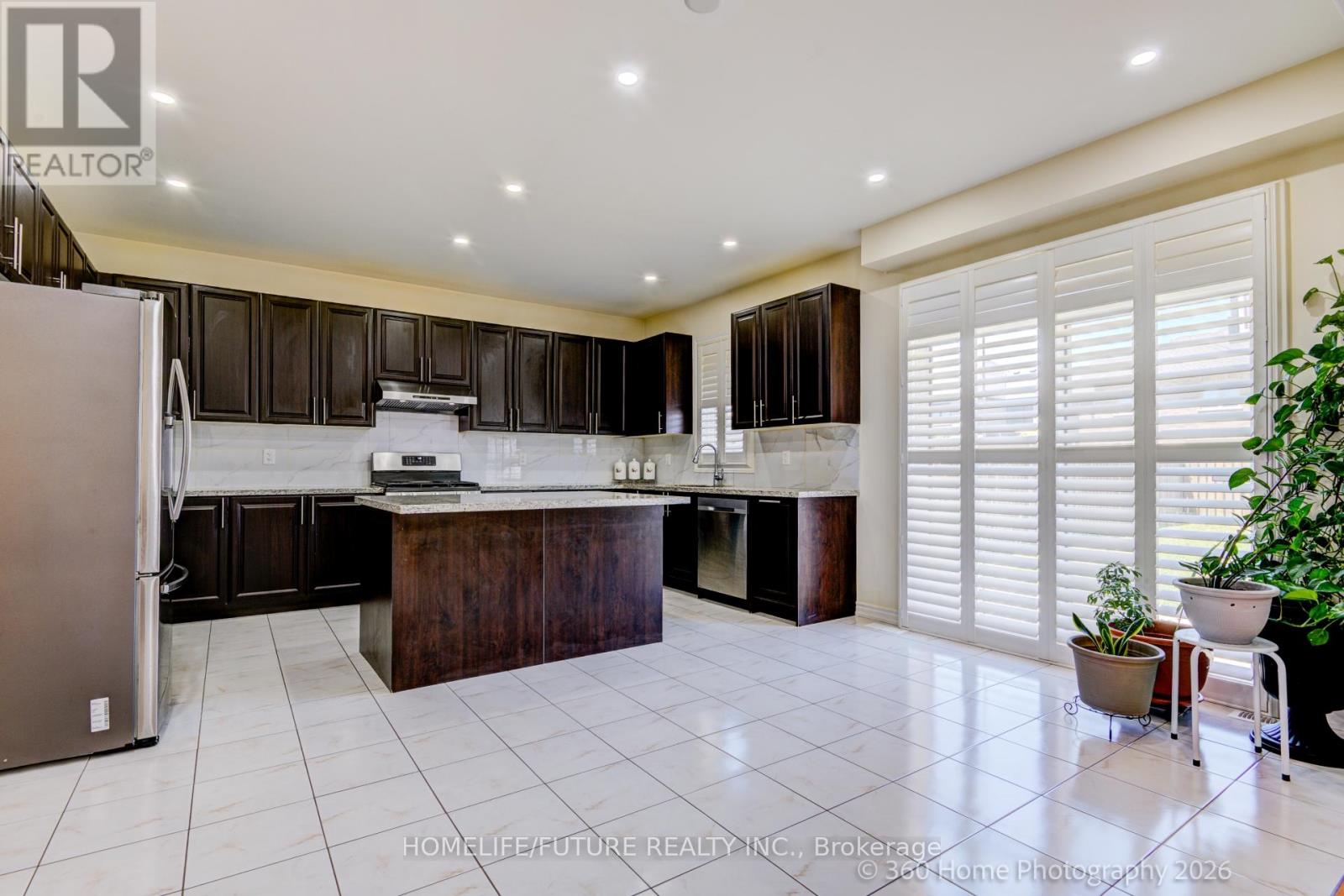 42 SAMUEL CRESCENT - 15
