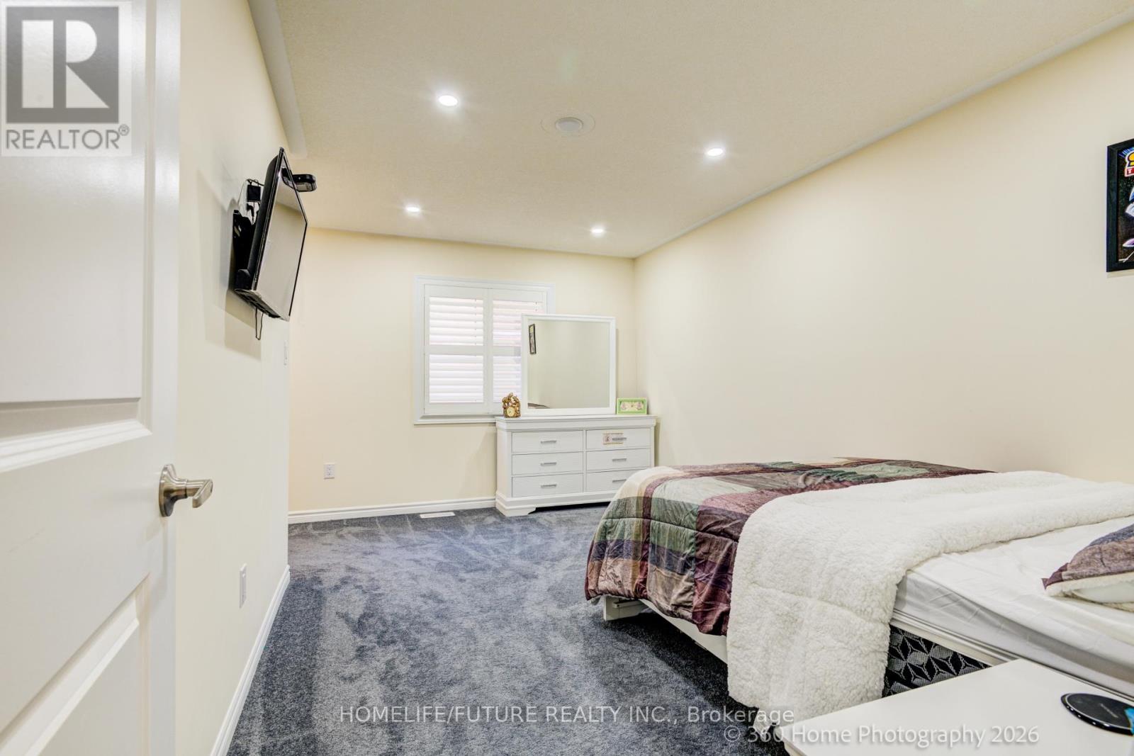 42 SAMUEL CRESCENT - 21