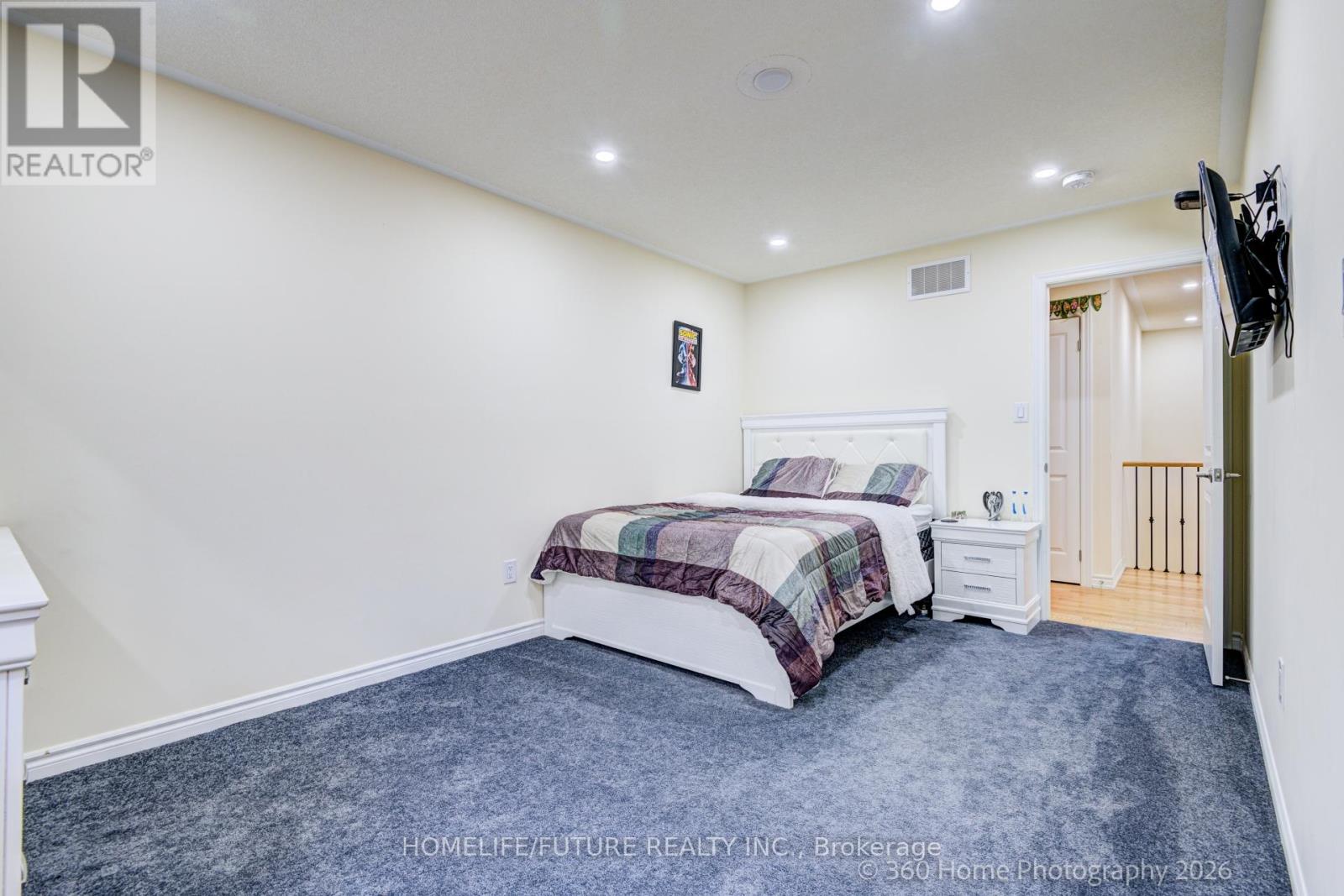 42 SAMUEL CRESCENT - 23