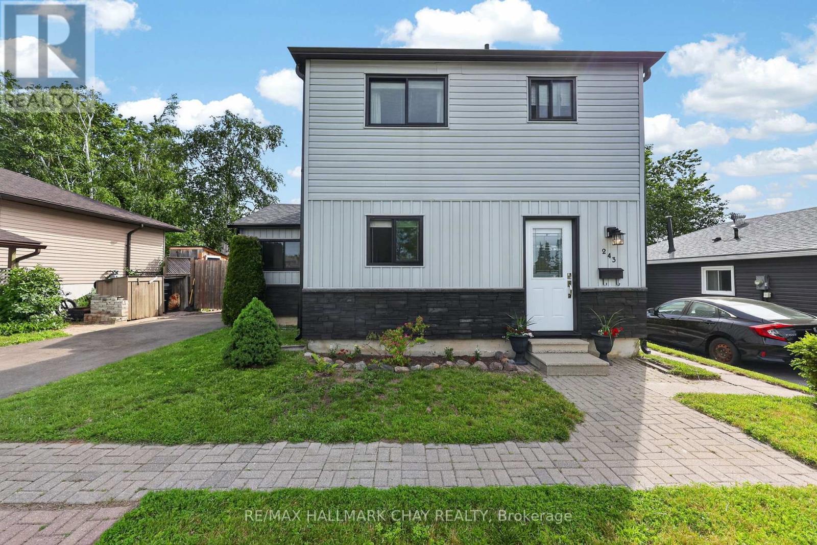 243 LETITIA STREET - 3
