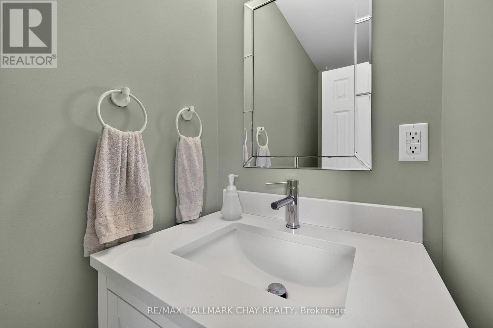 243 LETITIA STREET - 31