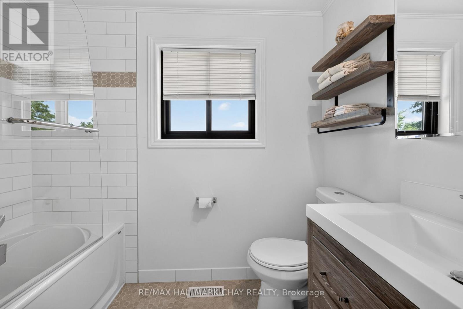 243 LETITIA STREET - 37