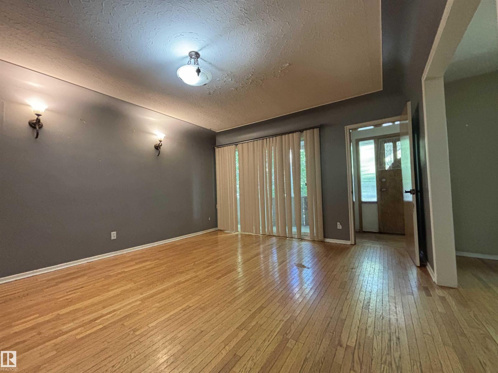 6713 106 ST NW NW — photo 8