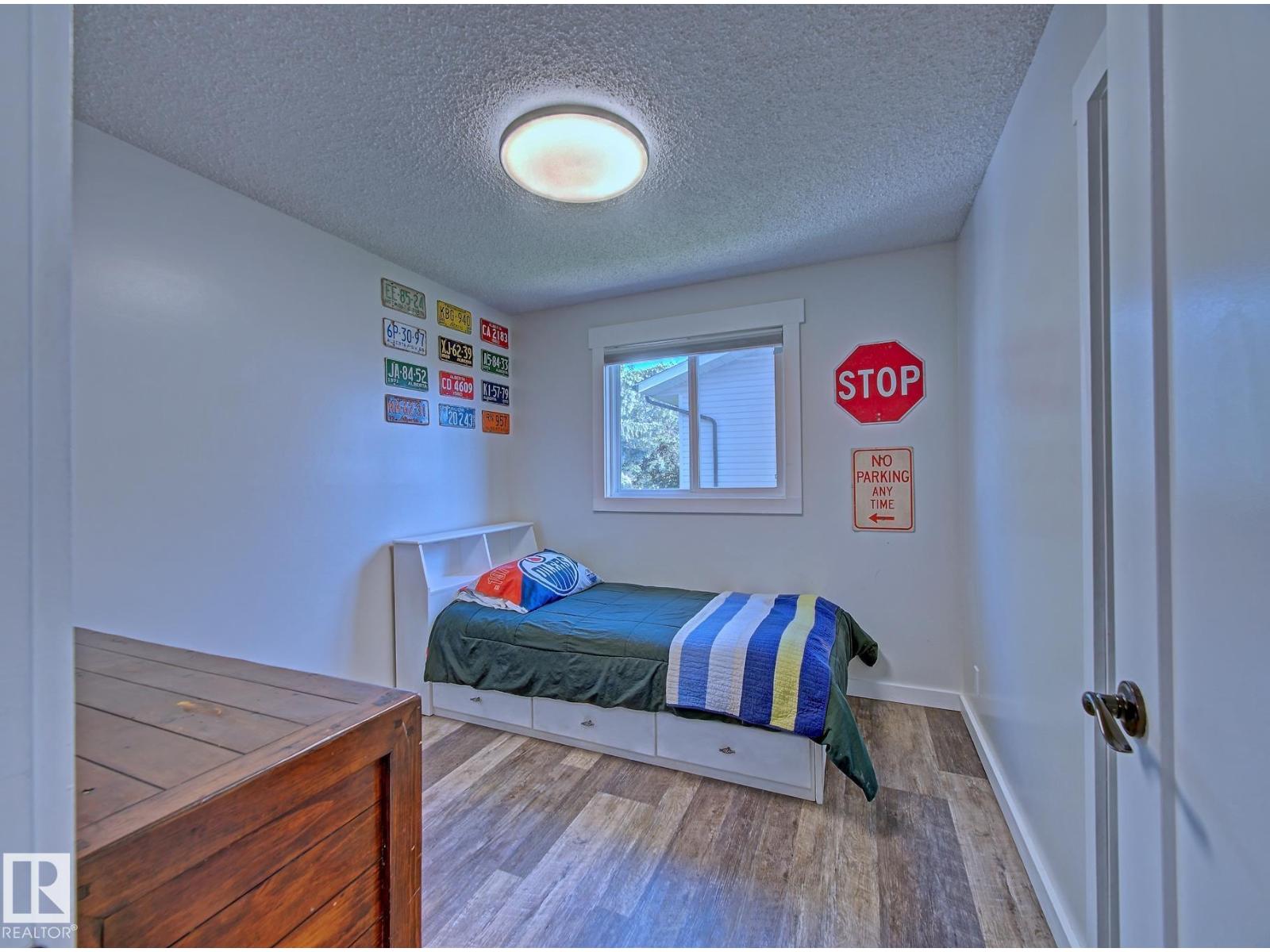 5007 47 ST - 19