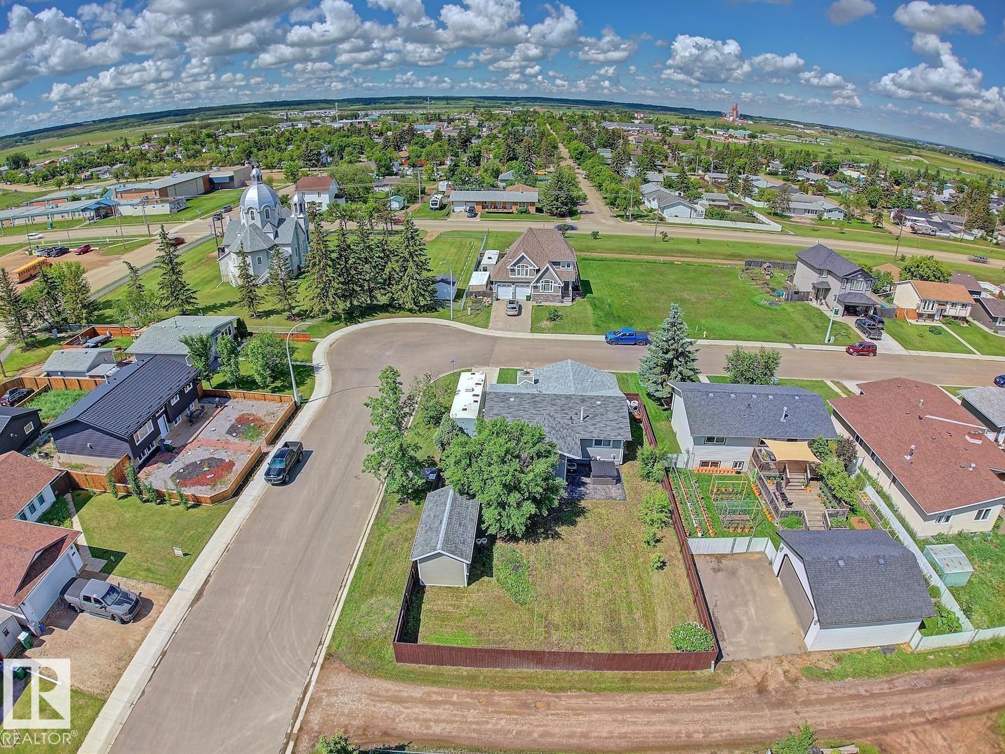 5007 47 ST - 64