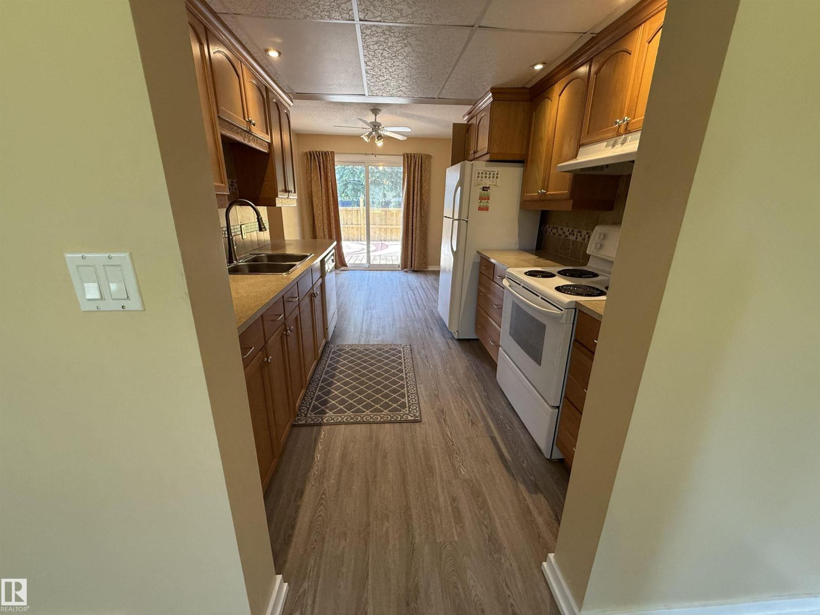 4359 46 ST - 13