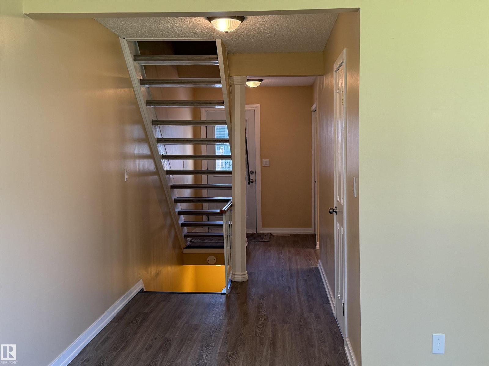 4359 46 ST - 15