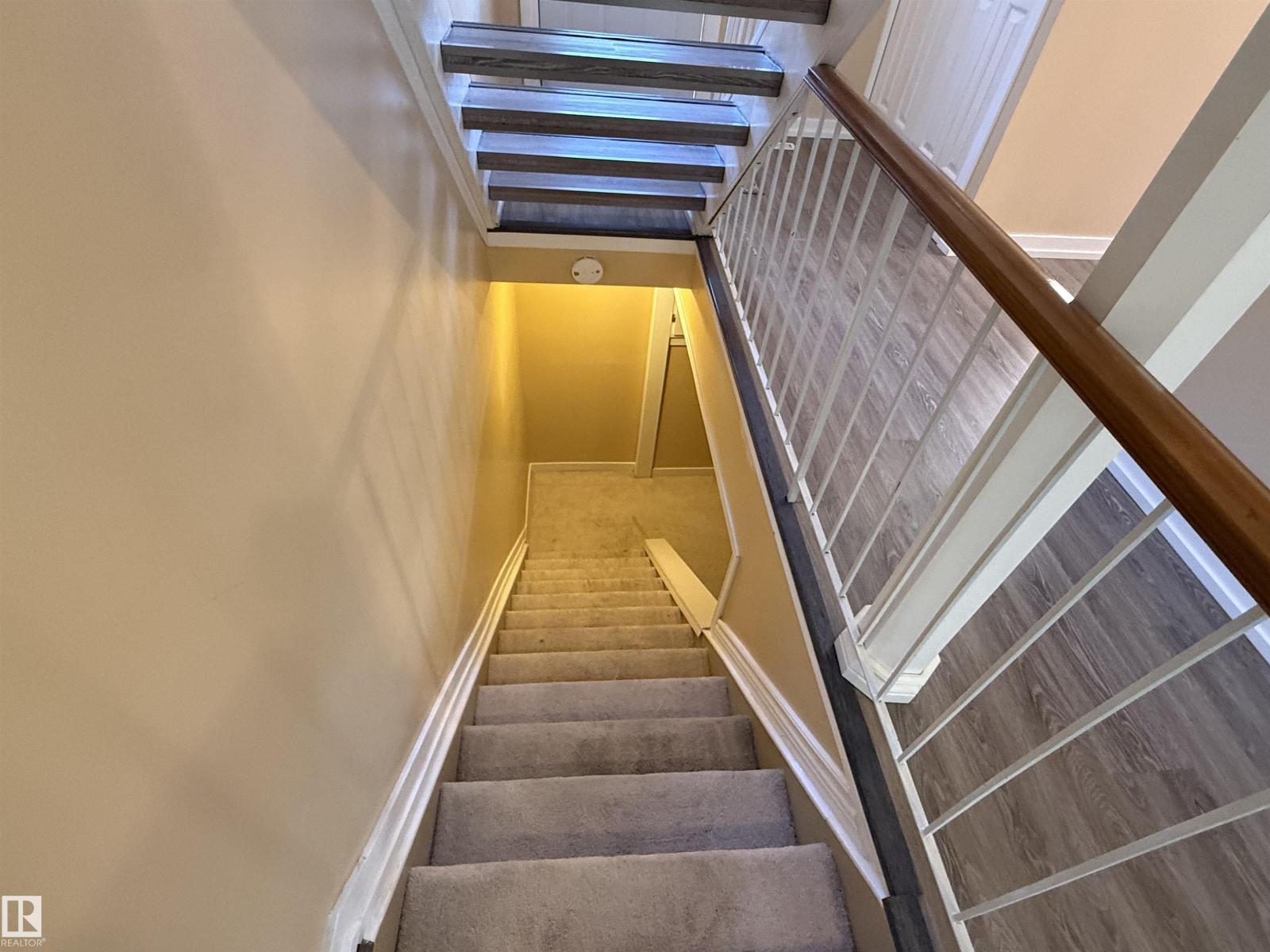 4359 46 ST - 23