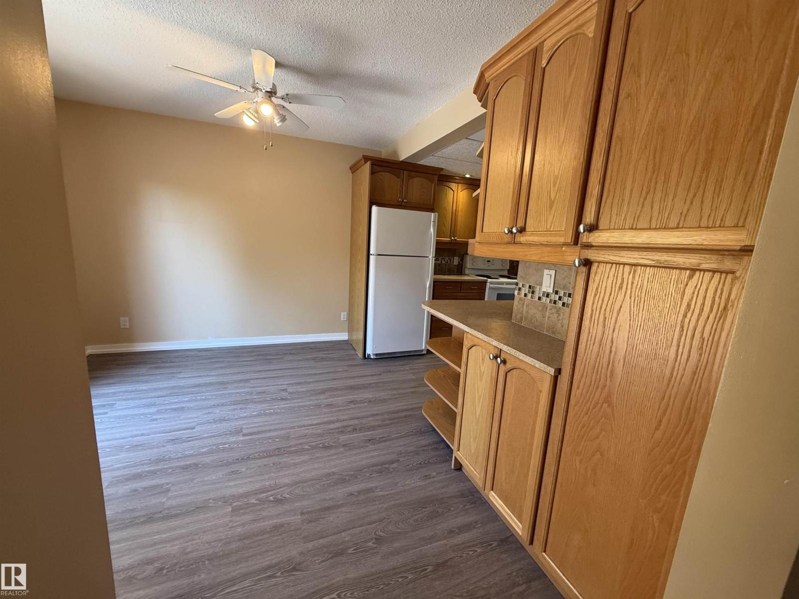 4359 46 ST - 6
