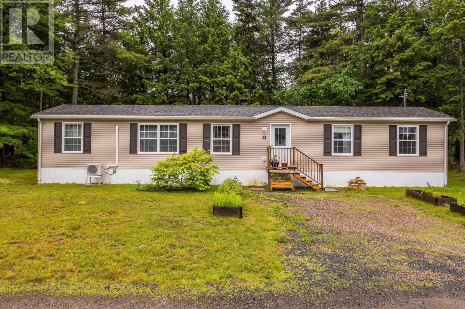 33 Shelby Crescent - 32