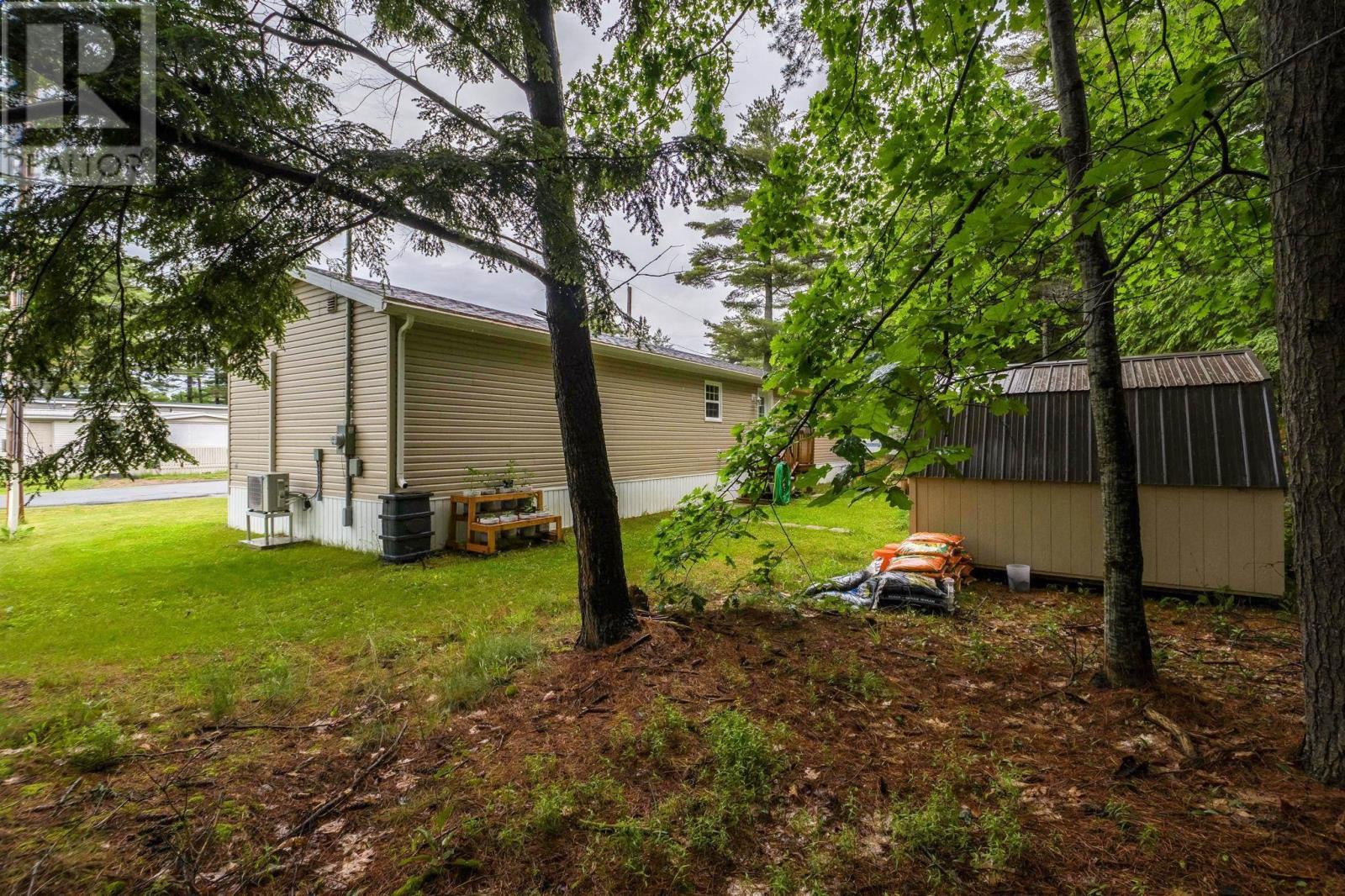 33 Shelby Crescent - 40