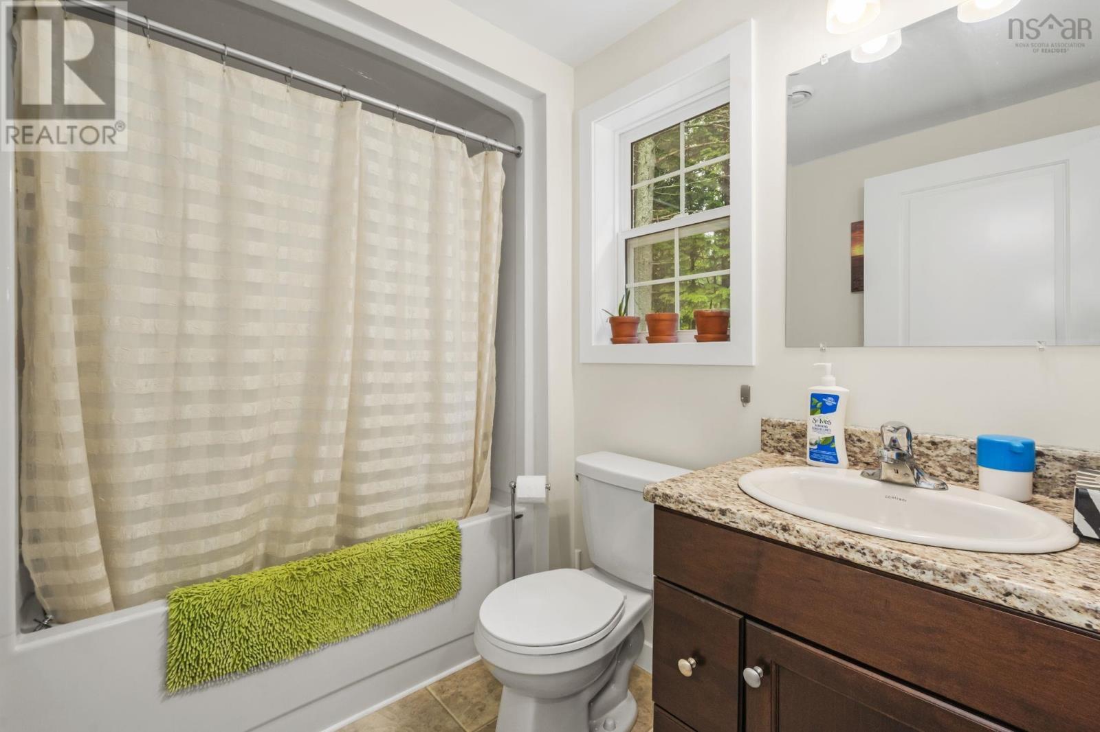 33 Shelby Crescent - 23