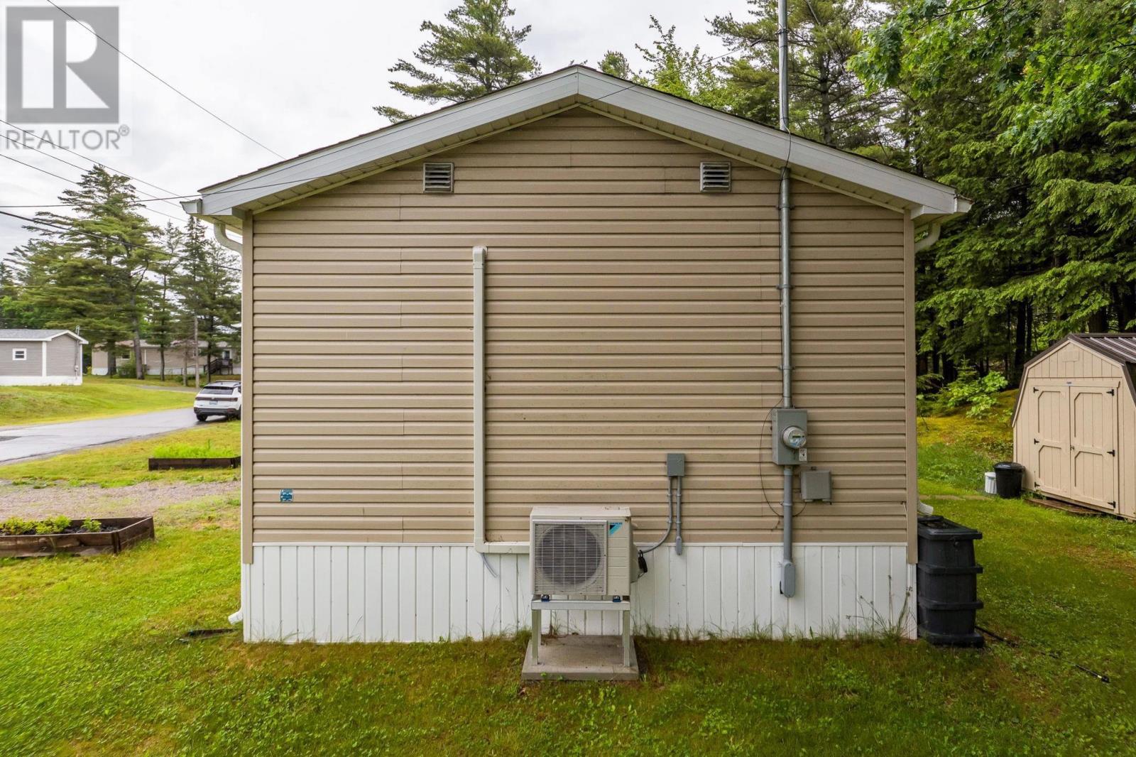 33 Shelby Crescent - 38