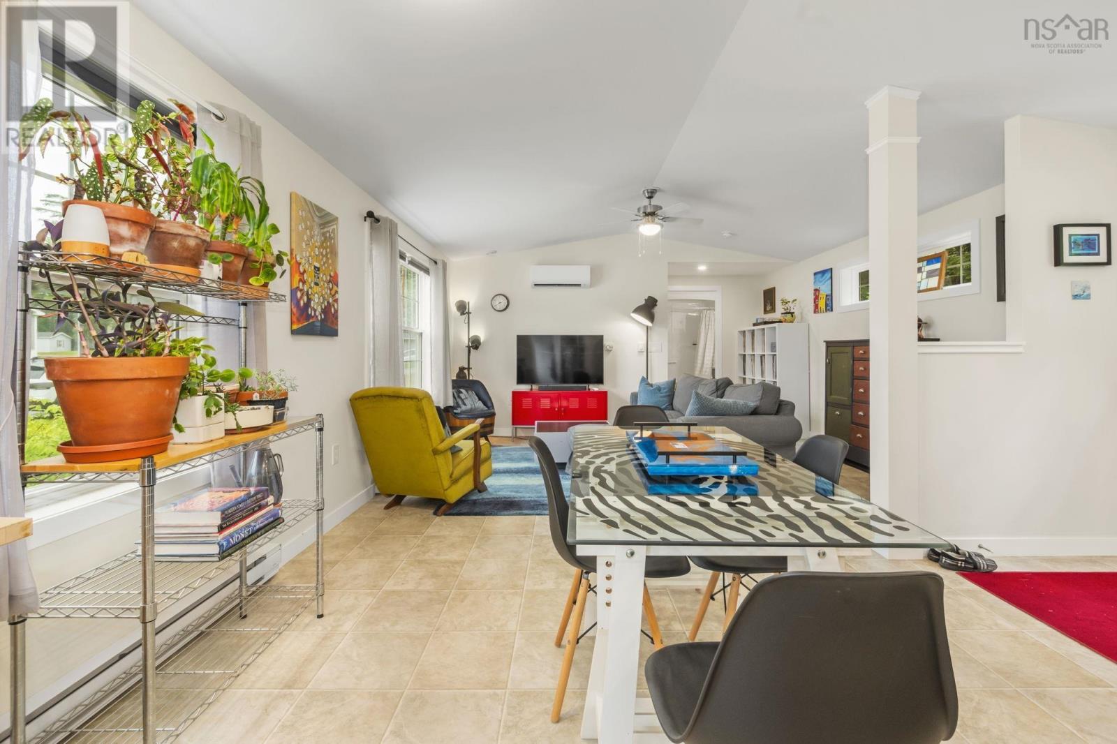 33 Shelby Crescent - 5