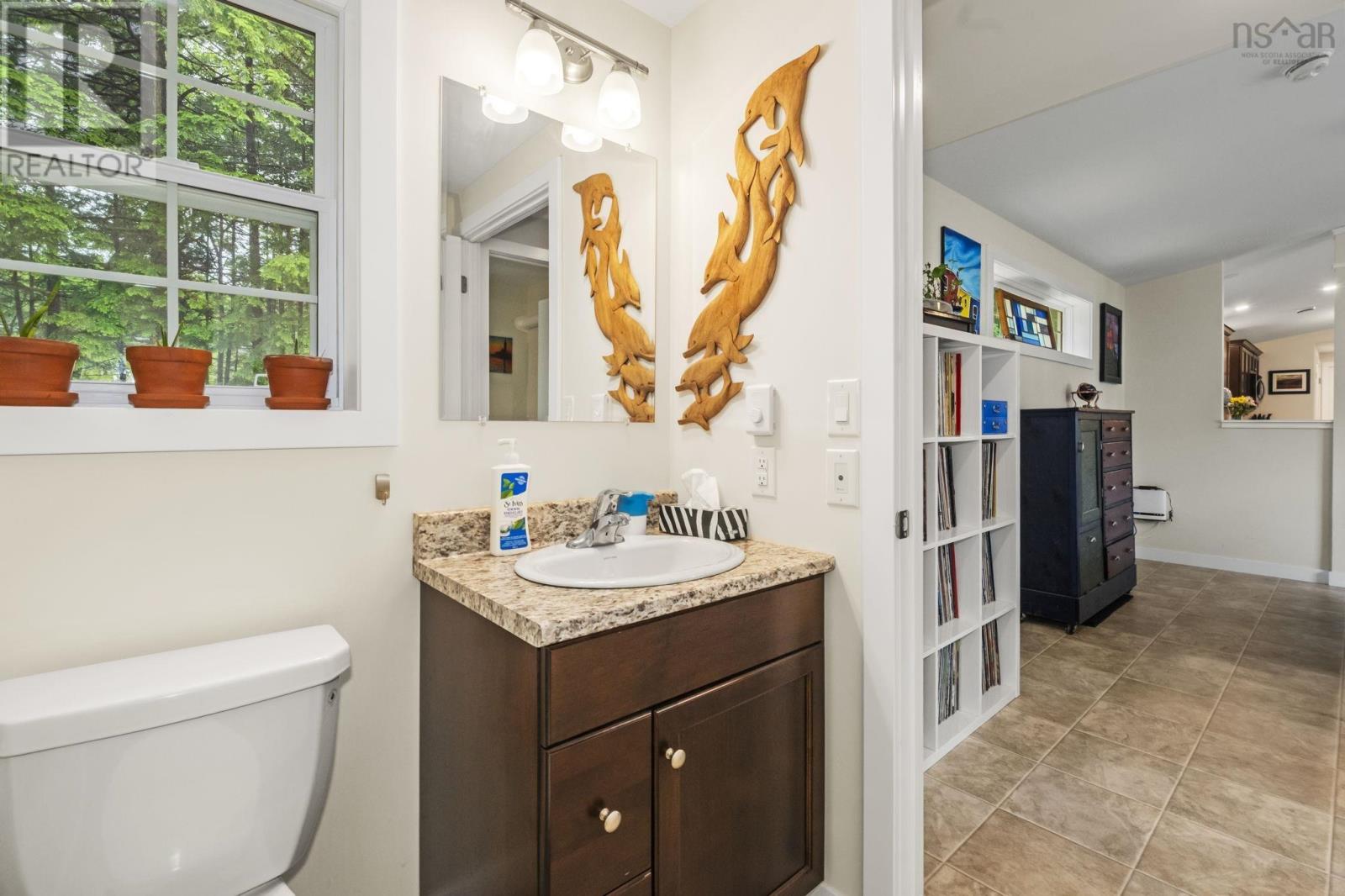 33 Shelby Crescent - 22