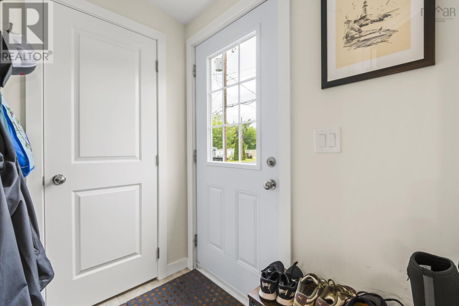 33 Shelby Crescent - 6