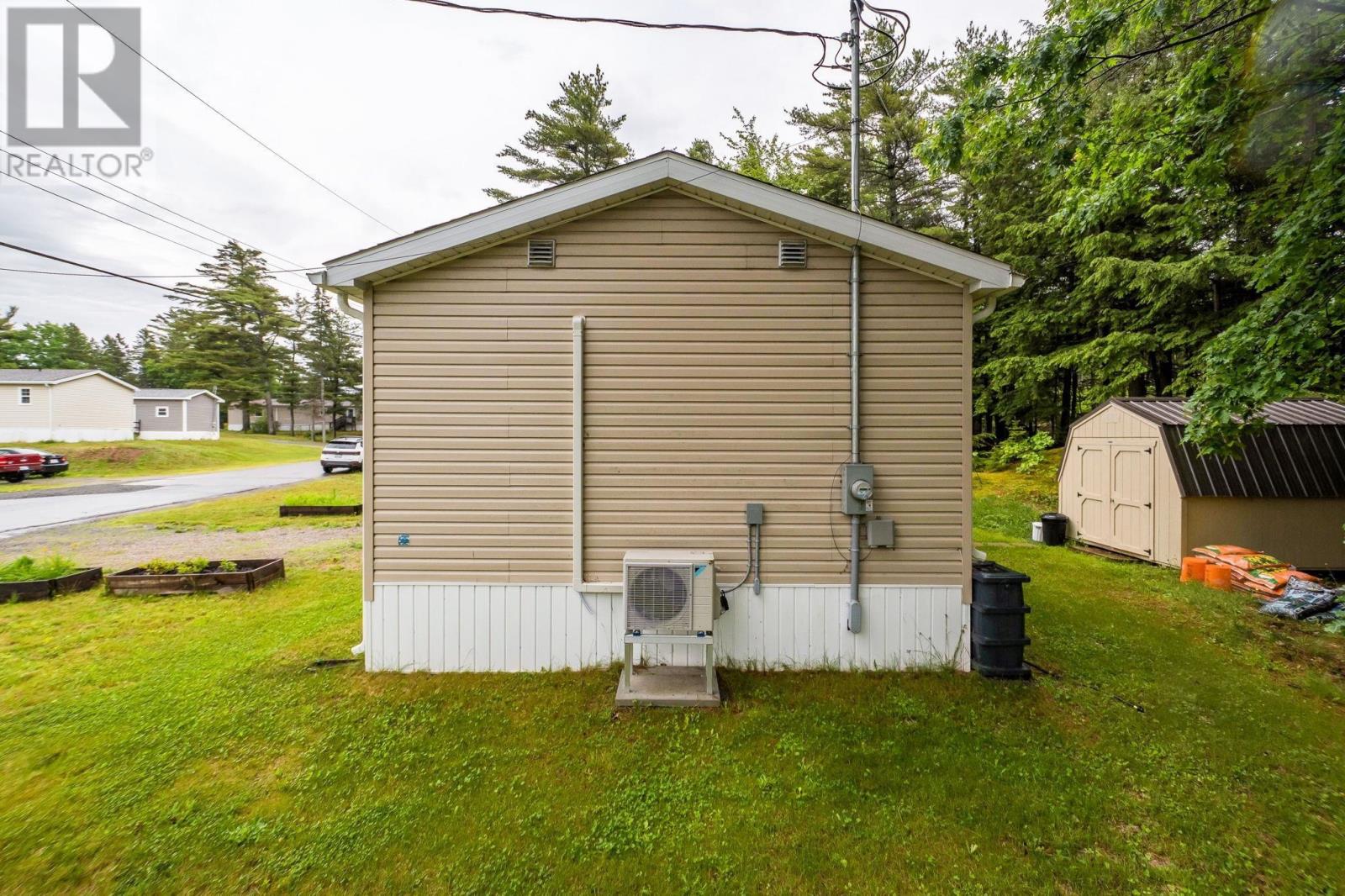 33 Shelby Crescent - 37