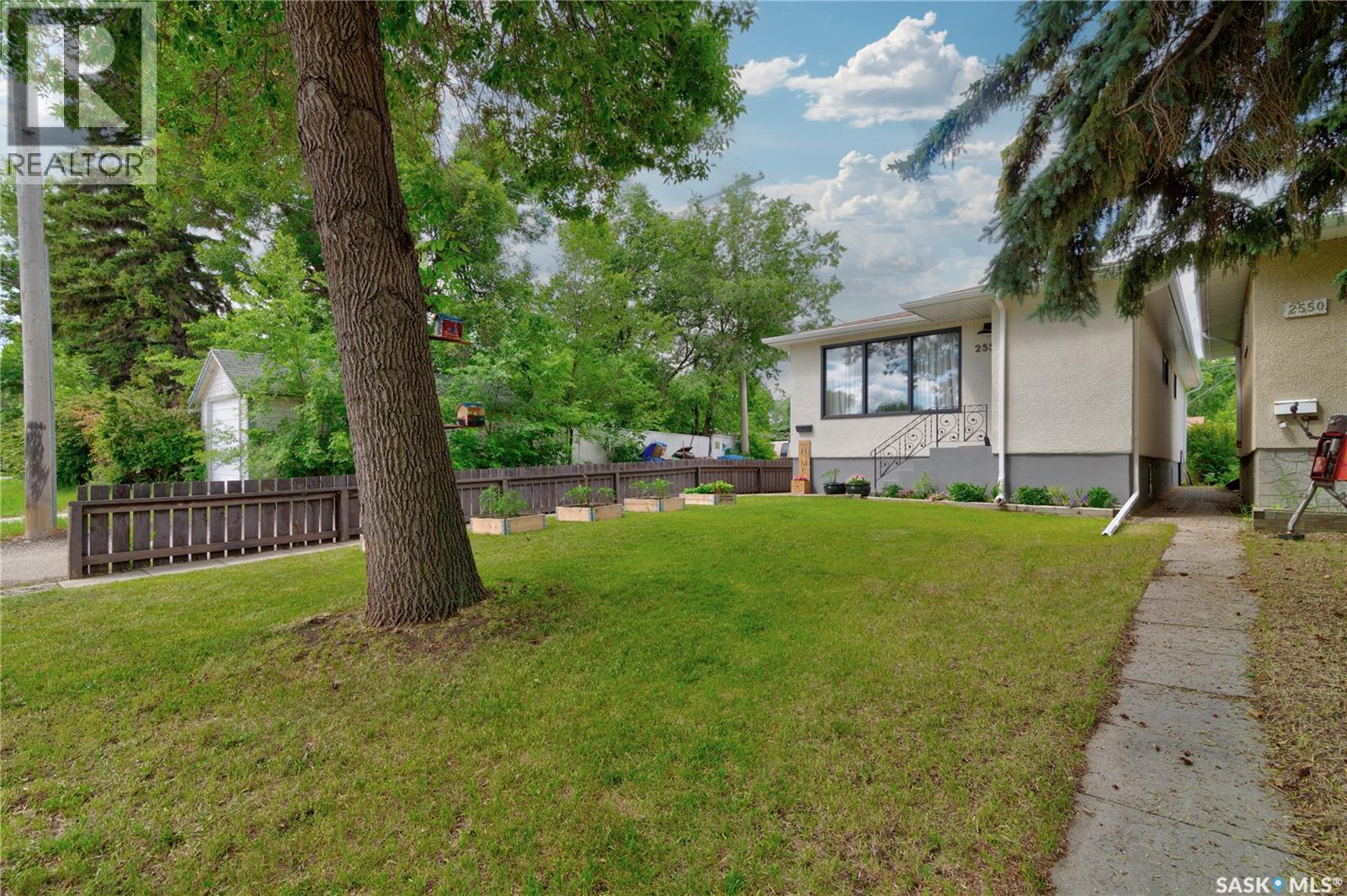 2552 Elliott STREET E — photo 36