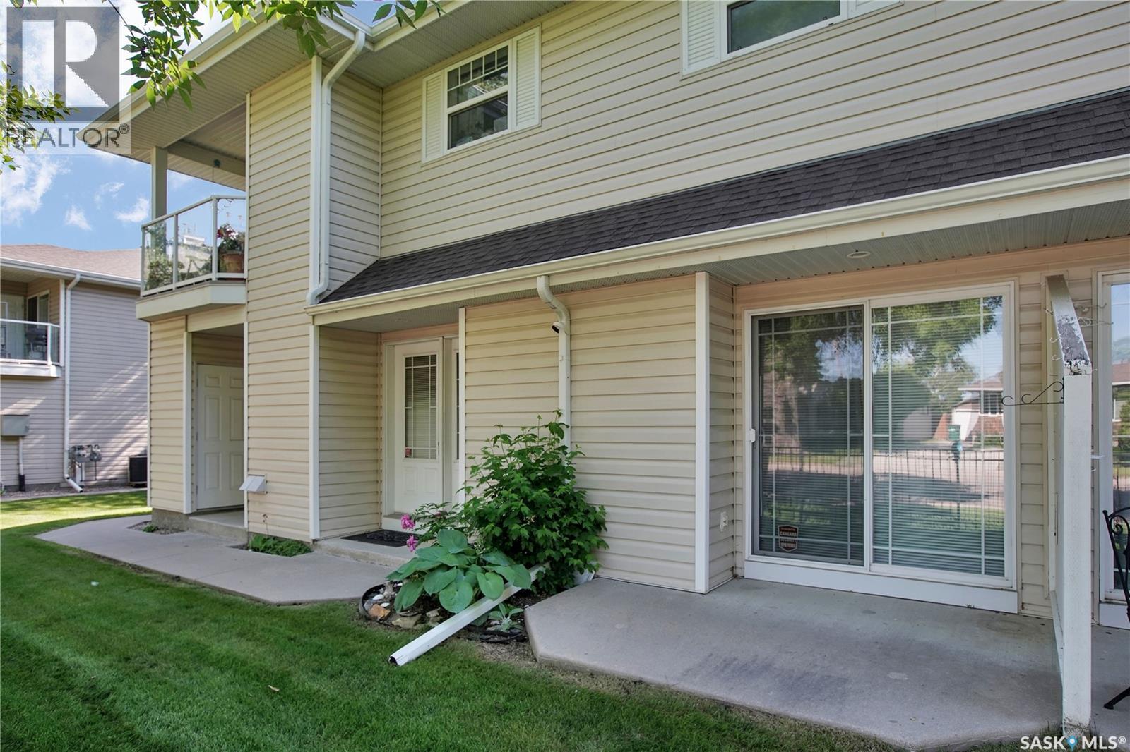 #104B 141 105th STREET W - 1