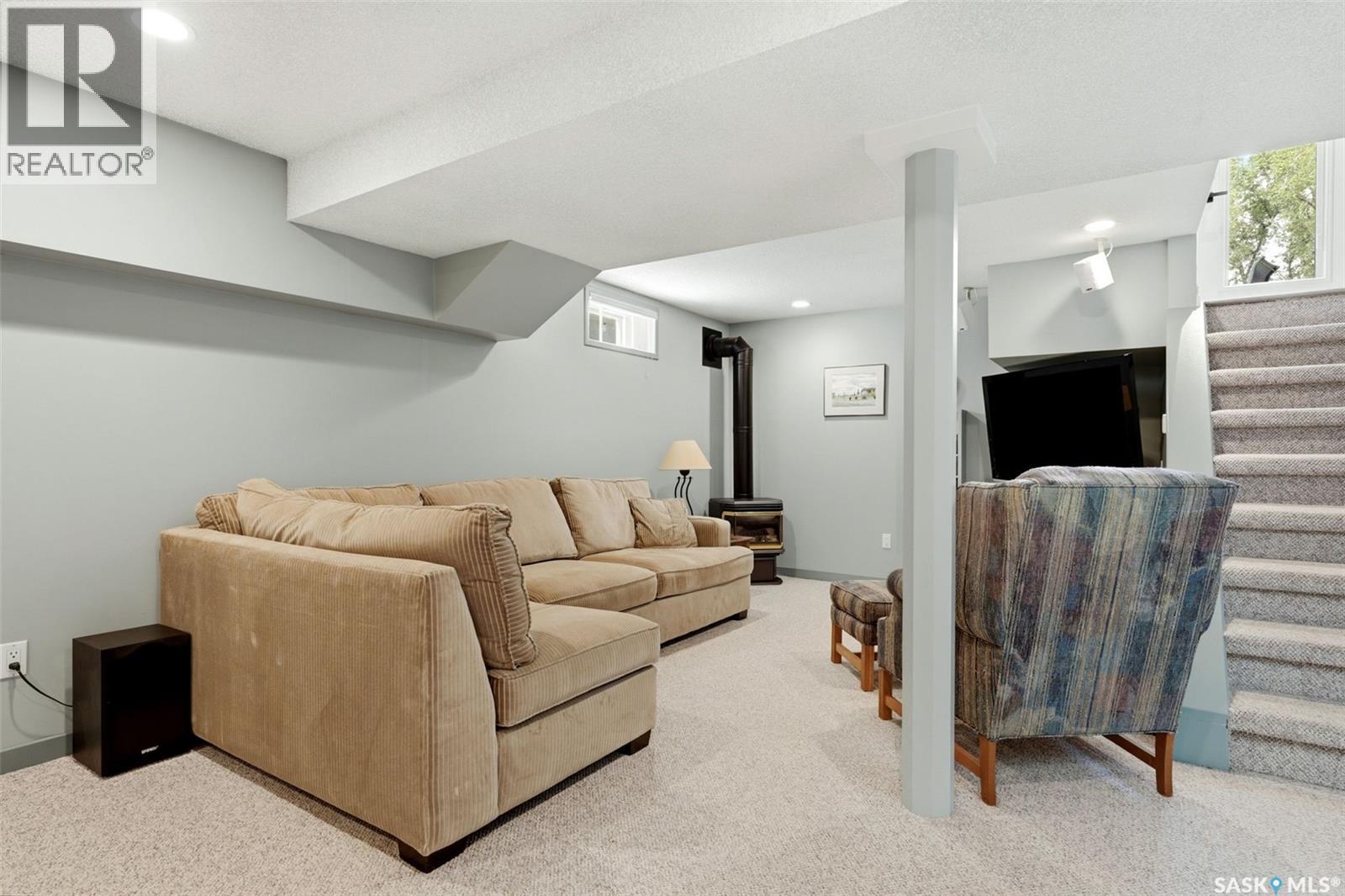 82 Compton ROAD — photo 24