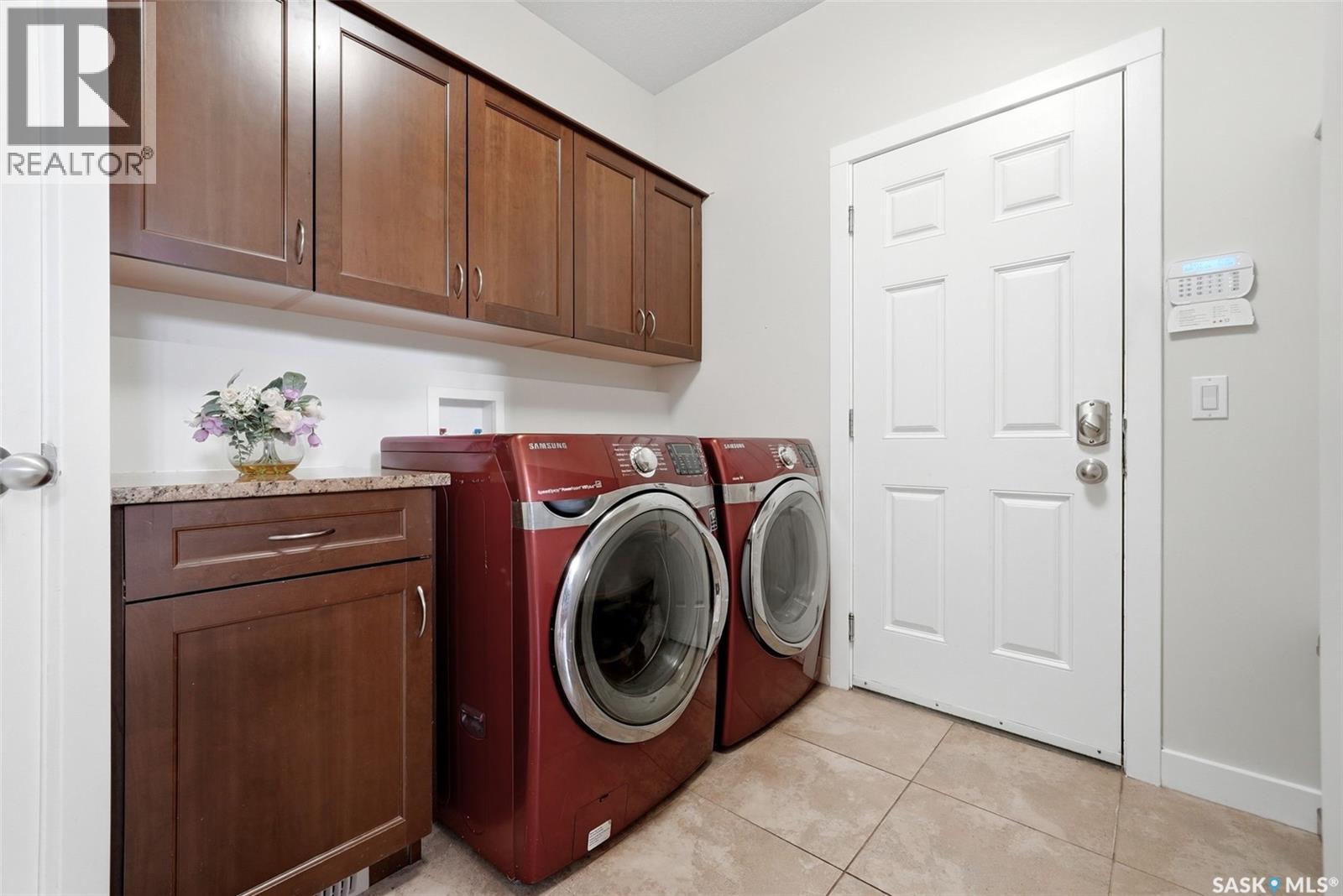 8025 Wascana Gardens CRESCENT — photo 16