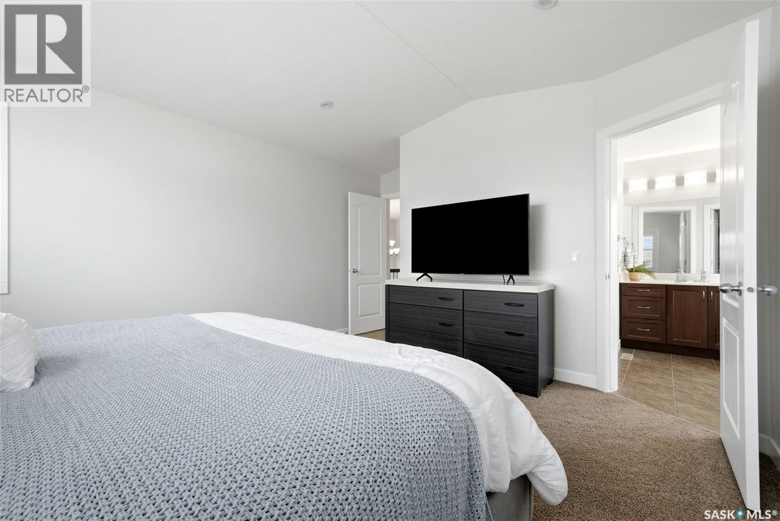 8025 Wascana Gardens CRESCENT — photo 20