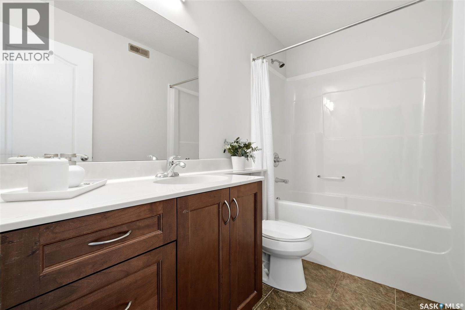 8025 Wascana Gardens CRESCENT — photo 27