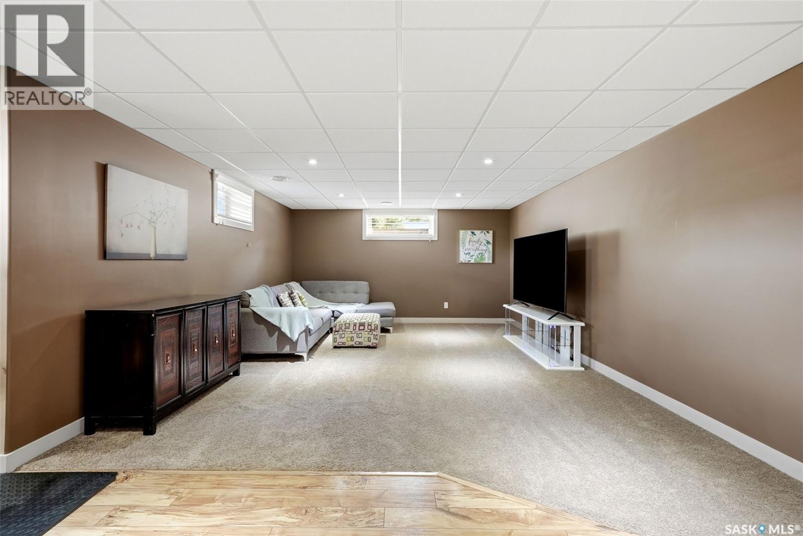 8025 Wascana Gardens CRESCENT — photo 33