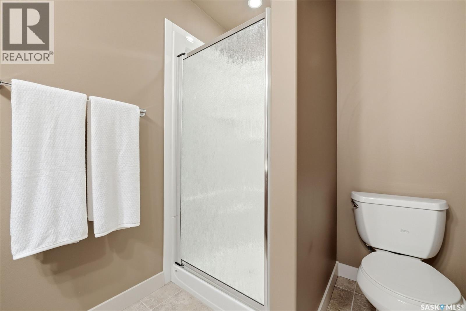 8025 Wascana Gardens CRESCENT — photo 40