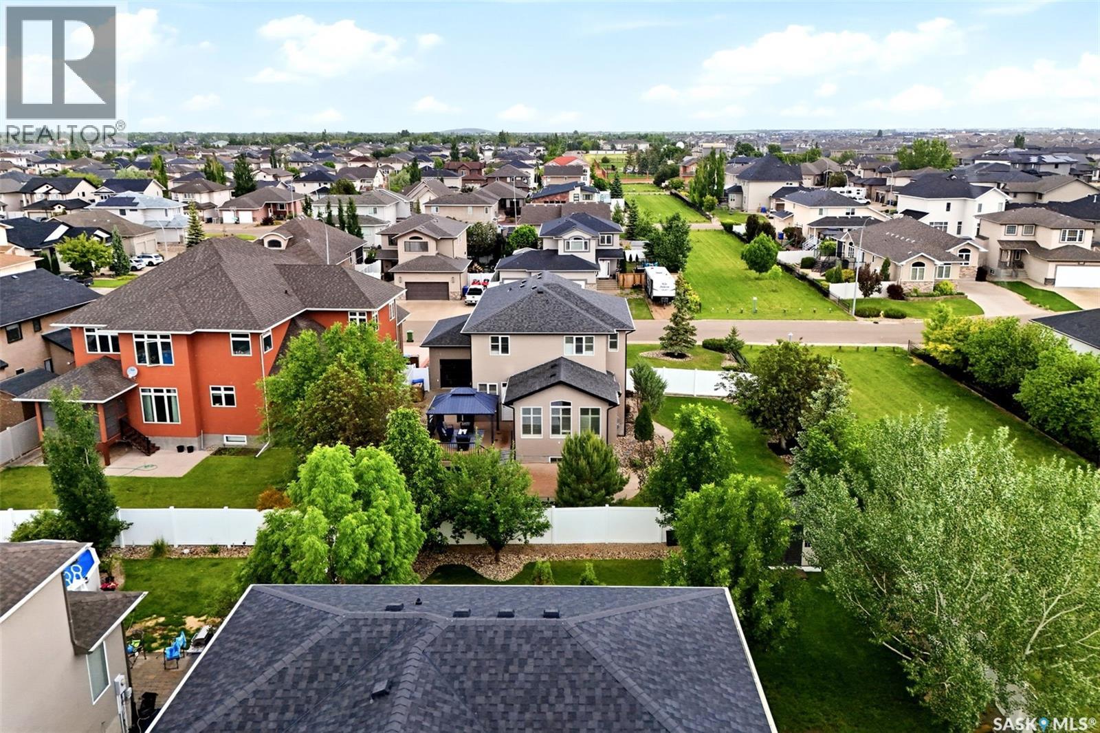 8025 Wascana Gardens CRESCENT — photo 53
